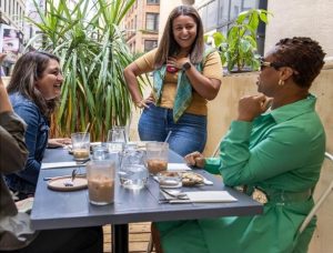 00000000000000000000-Ultimo-llamado-a-restaurantes-comida-con-instalaciones-cenar-al-aire-libre-en-NYC