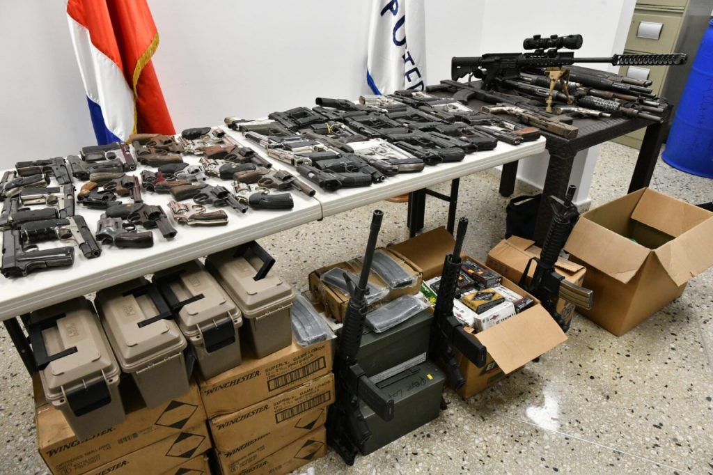 Armas-Entregadas-por-la-Fiscalia-1536x1023