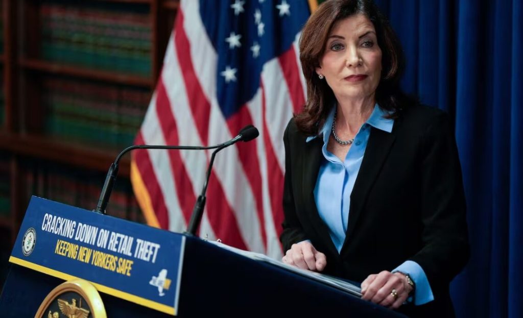gobernadora-del-estado-de-Nueva-York-Kathy-Hochul-1140x694-1